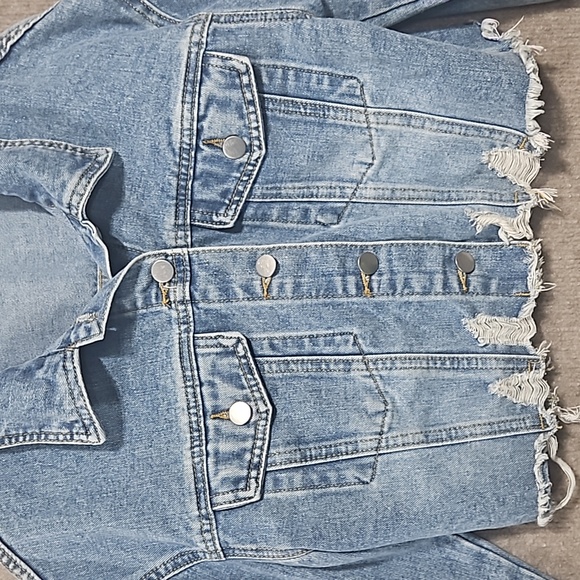 Shein cropped jean jacket - Picture 2 of 7